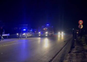 Aksident tragjik, Benzi përplas këmbësorin në Prrenjas