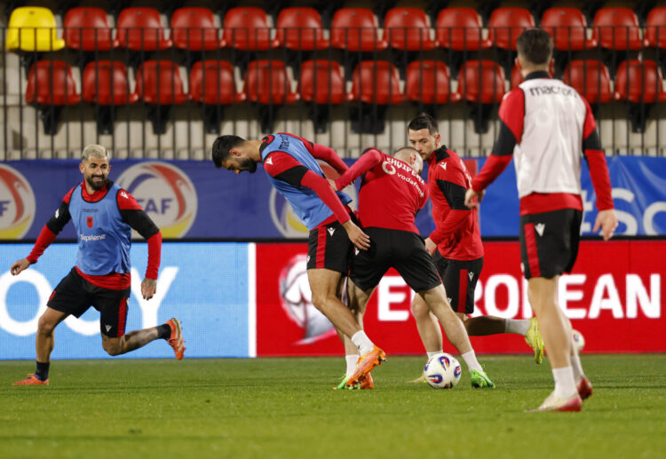 Dilema e Silvinjos, tre titullarë të paprekshëm të Shqipërisë detyrohen të humbasin Anglinë