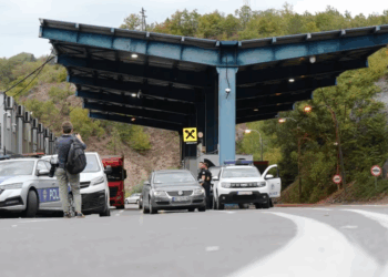 Kosova ndalon një efektiv të Serbisë në kufi, kapet me municion armësh në makinë