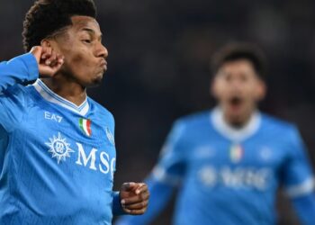 Napoli mposht Romën dhe kap Milanin në krye të Serie A