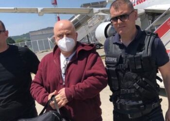 Vrau 2 persona pas debatit për makinat, prokuroria kërkon 25 vjet burg për ish-policin