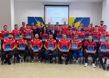 Mbyllet me sukses kursi UEFA C në Elbasan, diplomohen 34 trajnerë të rinj