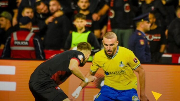 Tigrat verdheblu triumfojnë në Vlorë, Elbasani mund Flamurtarin dhe ngjitet në krye të renditjes