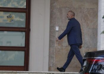 Balluku 3 orë takim me Ramën, në Kryeministri shkon edhe Ulsi Manja (VIDEO)
