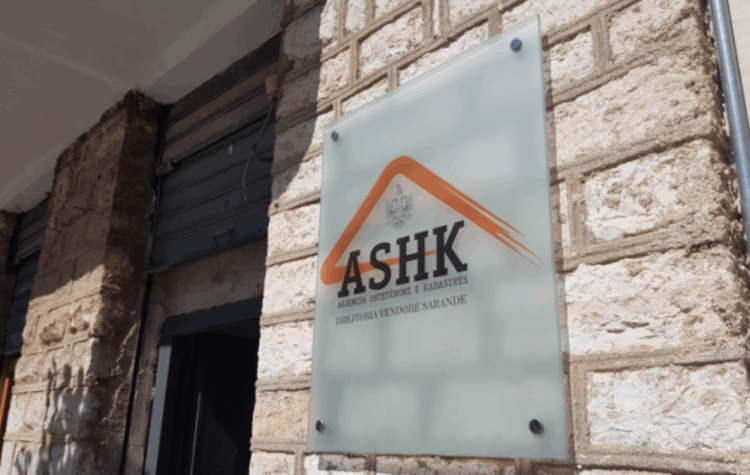 Shkarkohet drejtori i Kadastrës në Sarandë, vetëm pesë muaj pas emërimit