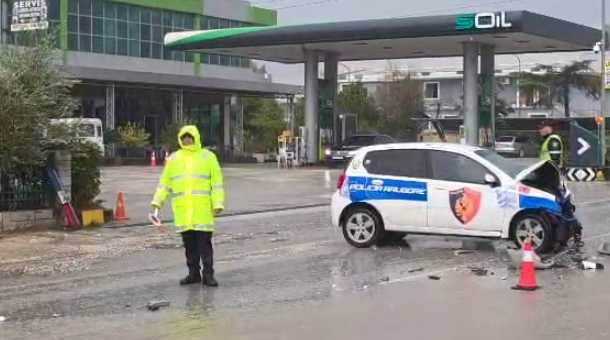 Aksident në aksin Fier-Patos! Makina e policisë përplaset me “Benz”-in, plagosen dy efektivë dhe qytetarja