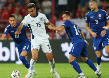 Tronditen serbët, Saka tund rrjetën e Rajkoviç me gol model (VIDEO)