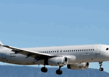 Kolaps ajror në Mbretërinë e Bashkuar/ Problemi në software sjell vonesa dhe ndërprerje fluturimesh