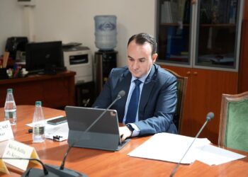 “Nuk ka faj moti, por korrupsioni”, Balliu: Në verë marrim flakë, në dimër me dy ditë shi përmbytemi