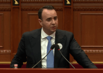 “Qeveri e korruptuar”/ Balliu shpërthen ndaj Ballukut: Me një firmë i zhvat shqiptarët