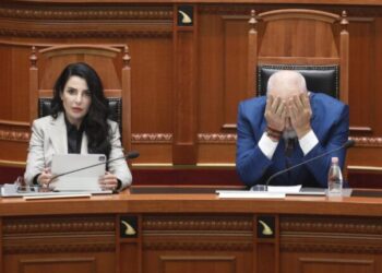 Nën hetim nga SPAK, Balluku paraqitet në Kuvend, Bardhi: Ooo kush erdhi, e pandehura