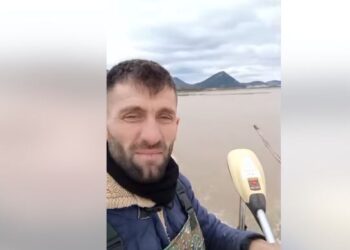 Denoncimi i deputetit/ Përmbytjet në Lezhë, banorët po lëvizin me gomone (VIDEO)