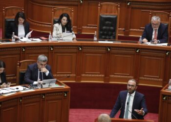 Bardhi: Rama u bë avokat i vjedhjes, i vetmi kryeministër që ka vartëse një të pandehur