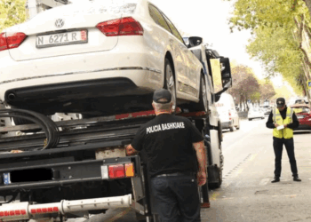 Tiranë/ Aksion për parkimet e parregullta. Bashkia kujtohet për autobuset