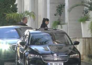 GJKKO e pezulloi nga detyra dhe i sekuestroi pasaportën, Belinda Balluku shkon në Kryeministri