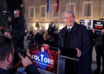 “13 km rrugë u nda në 14 lote”/ Berisha: Balluku rriti koston e Unazës në 450 milionë euro