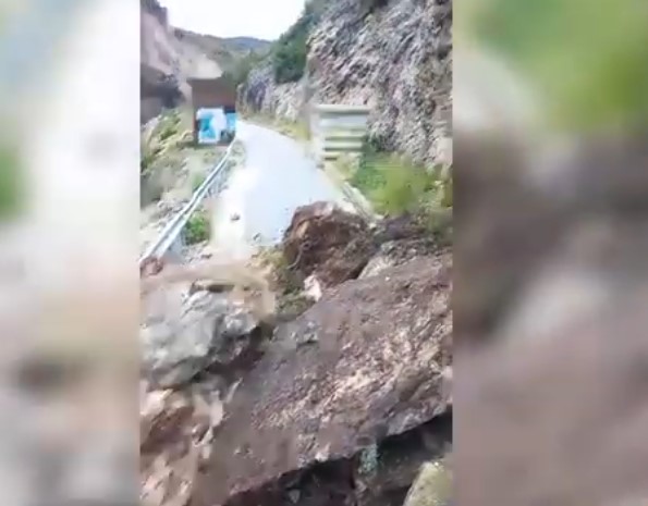 Bllokohet rruga e Bovillës, izolohen 3 fshatra