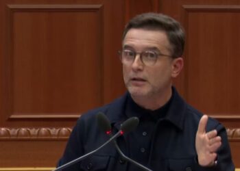 Braçe paralajmëron ministrat: Kush nuk shpenzon buxhetin, të largohen