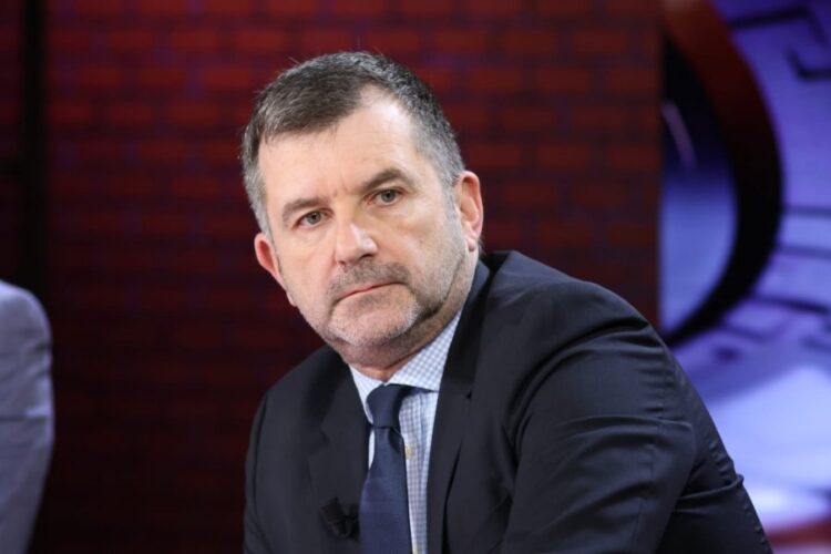 ‘Bandë hajdutësh’, Bushati reagon pas dosjes së ‘Tunelit të Llogarasë: Nuk ka pasqyrë më të frikshme