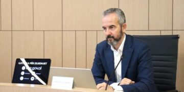 KQZ gjobit 91 parti politike pas auditimit të raporteve financiare për vitin 2024