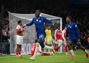 Arsenali u “Arsenalizua”! Barazim në Londër, Chelsea me 10 lojtarë kaloi në avantazh i pari