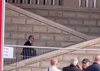 Shkroi historinë me Kombëtaren në Europian, ish-trajneri De Biasi nuk u ndahet kuqezinjve