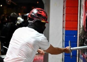 DW godet fort: Mediat në Serbi, megafonë të pushtetit – dhuna po mbyt demokratizimin