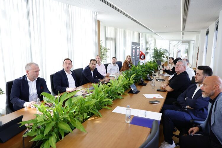 FSHF në bashkëpunim me UEFA-n harton planin strategjik për të ardhmen e futbollit shqiptar