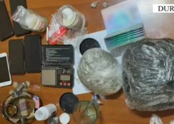 Shisnin drogë pranë shkollave/ 12 të arrestuar në Durrës, kapet edhe “koka” e grupit