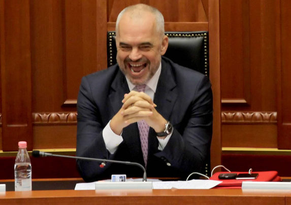 Buxheti 2026/ Shëndetësia, mbrojtja sociale dhe arsimi “në mëshirë të fatit”