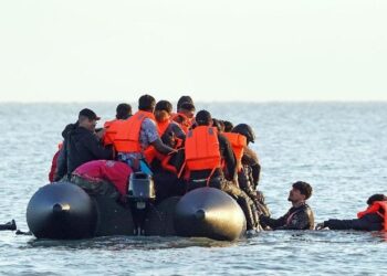 Greqia kërkon qendra migrantësh jashtë BE—Gjermania partneri kryesor