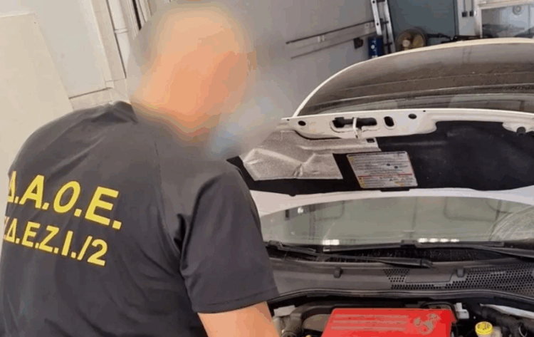 Europol shkatërron rrjetin kriminal në Shqipëri, zbulohen 462 makina të vjedhura