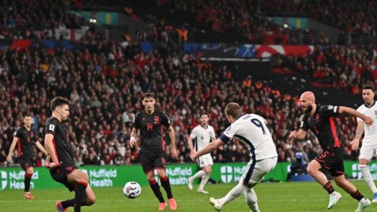 Historia e përballjeve Shqipëri-Angli, “Shqiponjat kuqezi” kërkojnë fitoren e parë ndaj “Tre Luanëve”