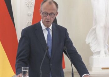 Kancelari gjerman: Paqja me Rusinë nuk mjafton, Ukraina duhet të ketë ushtri prej 800 mijë trupash