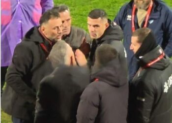 (VIDEO) U fërshëllye nga tifozët e Kosovës, ja ç’ ndodhi me Granit Xhakën pas ndeshjes