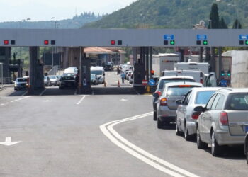 Dy kontrollorë policie në Hanin e Hotit lejojnë kalimin e kamionit me drogë, pezullohen nga detyra