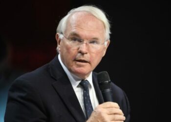 “Pa fjalën pavarësi në dokument më vrasin”, Ambasadori Christofer Hill dëshmon në Hagë për takimin në Dayton me Hashim Thaçin