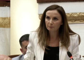 Tabaku: Pensionistëve u jepni lëmoshë, me tunelin e Llogarasë ikin 50 mln euro me një të rënë të lapsit