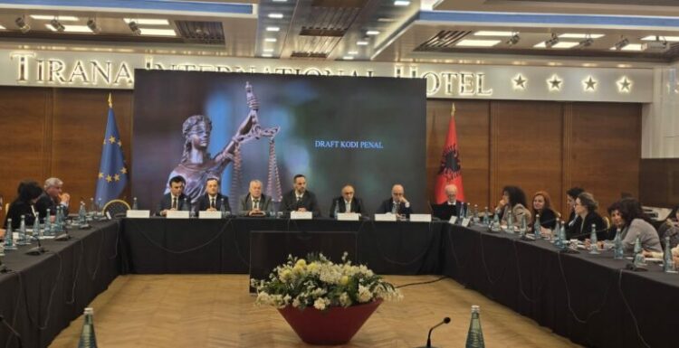 Gjykata e Lartë rrëzon Kodin e ri Penal të Ulsi Manjës: Është ndëshkues dhe jo human