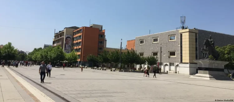 DW: Kosova ende në udhëkryq