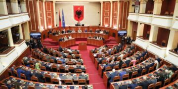 Miratohet vetëm me votat e mazhorancës projekt buxheti 2026, Braçe dhe Sinaj ‘dalin’ nga rreshti