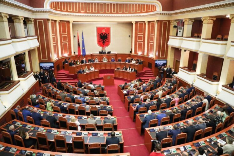 Miratohet vetëm me votat e mazhorancës projekt buxheti 2026, Braçe dhe Sinaj ‘dalin’ nga rreshti