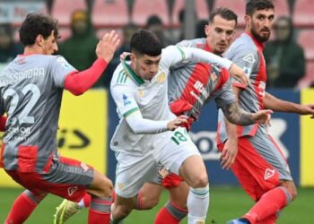 VIDEO/ Roma triumfon në transfertë dhe kryeson në Serie A