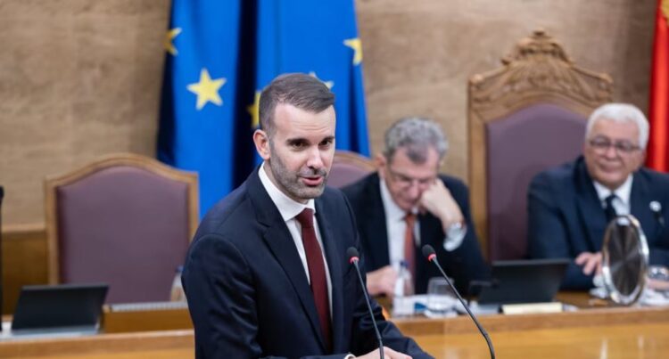 Mali i Zi ashpërson regjimin e vizave për shtetasit rusë! Spajiç: Do ndjekim politikat e BE-së