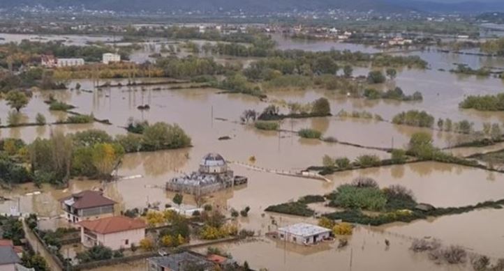 Moti i keq në Lezhë/ Çahen argjinaturat në Tale, rrezikohen nga përmbytjet disa banesa