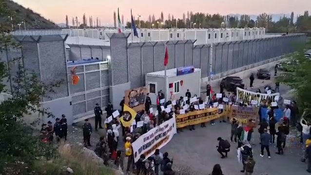 Dy vite nga marrëveshja Rama-Meloni për emigrantët, aktivistët protestojnë sot në Gjadër dhe kërkojnë mbylljen