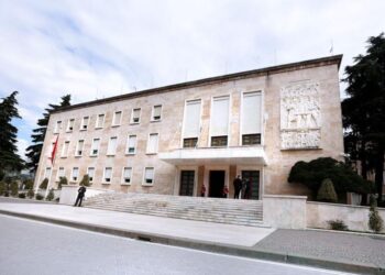 Ndryshime në kabinetin qeveritar, ja emrat e rinj të zv/ministrave të emëruar nga Rama