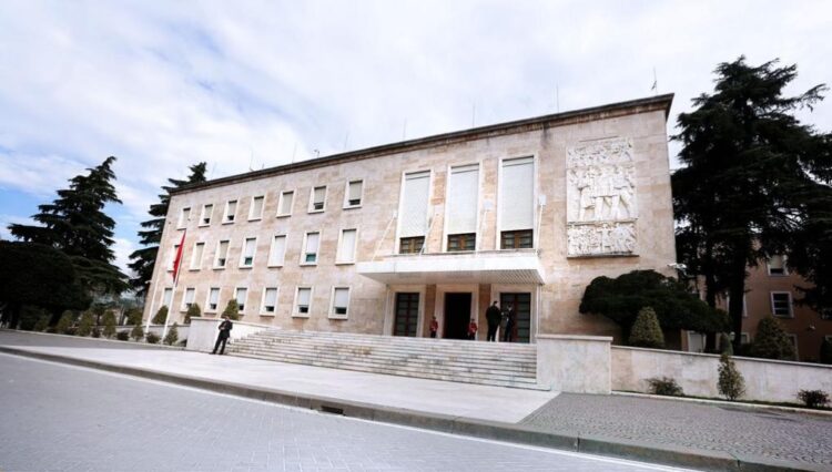 Ndryshime në kabinetin qeveritar, ja emrat e rinj të zv/ministrave të emëruar nga Rama