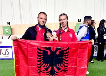 Sportistët shqiptarë na bënë krenarë, medalje bronzi në Kampionatin Botëror të Qitjes