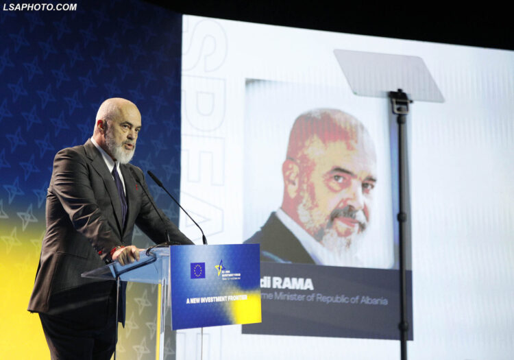 Brukseli kritikon Shqipërinë: Progres i kufizuar në lirinë e medias